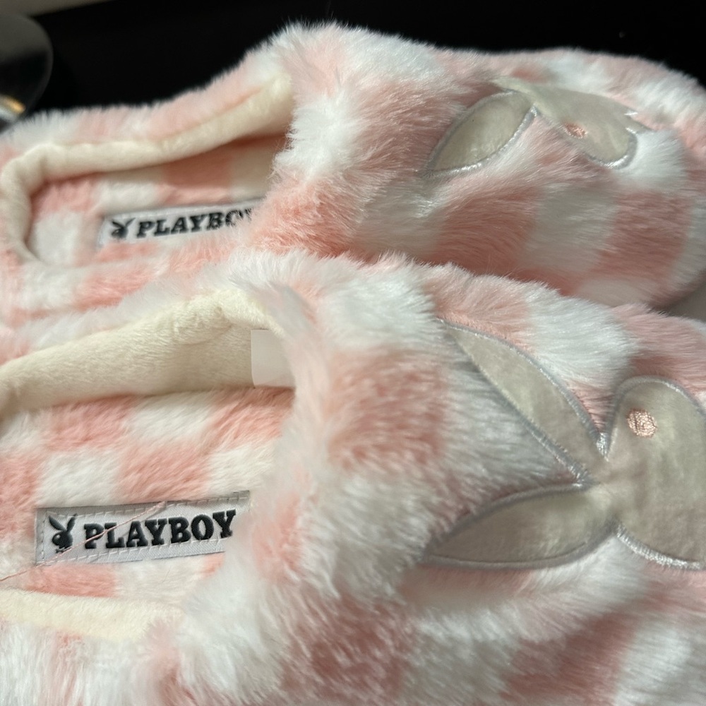 🆕Playboy Slippers - Picture 9 of 14